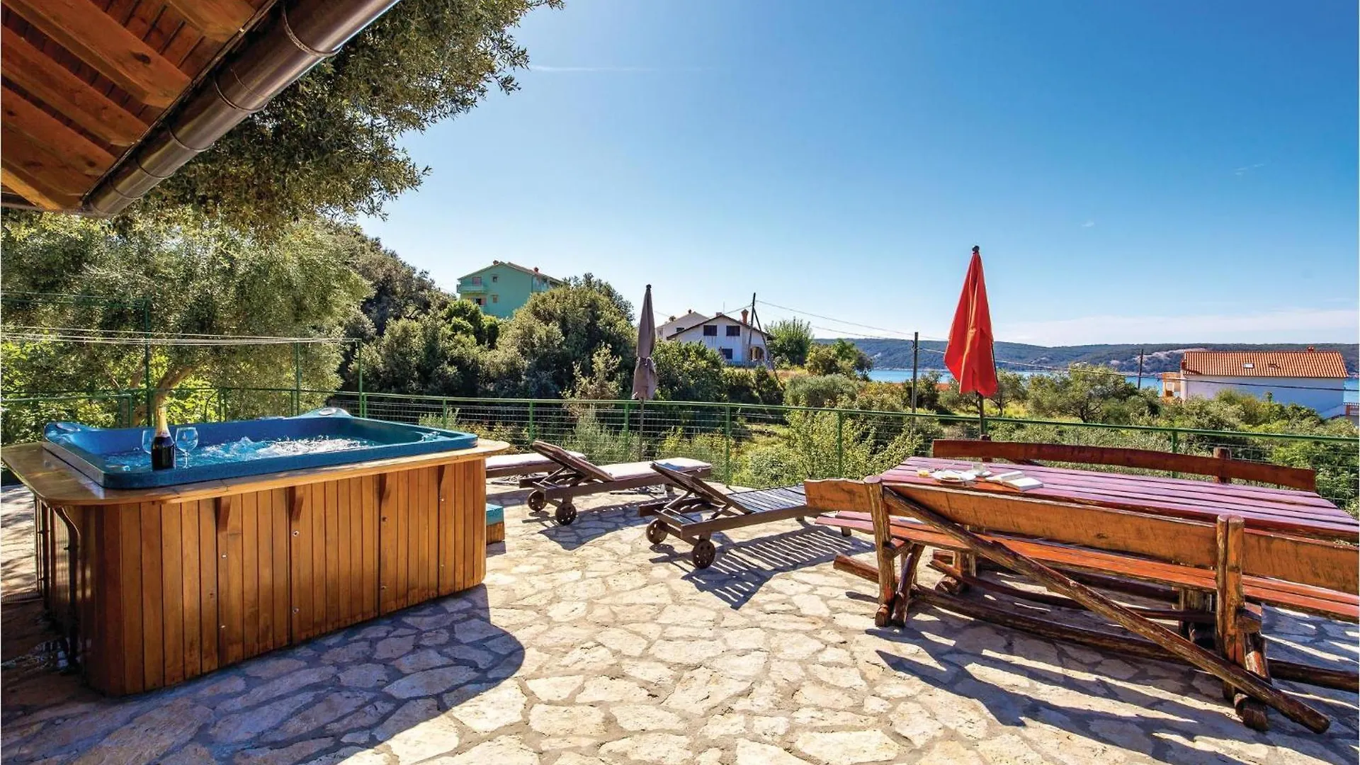 Pet Friendly Apartment Supetarska Draga Croatia