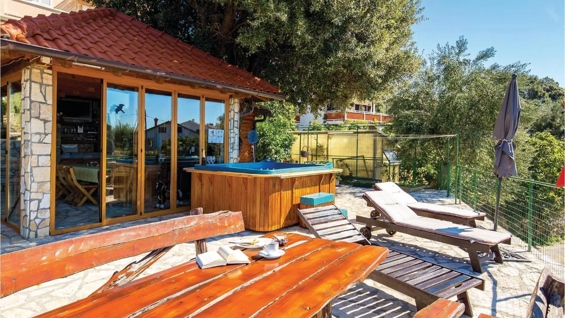 Pet Friendly Apartment Supetarska Draga